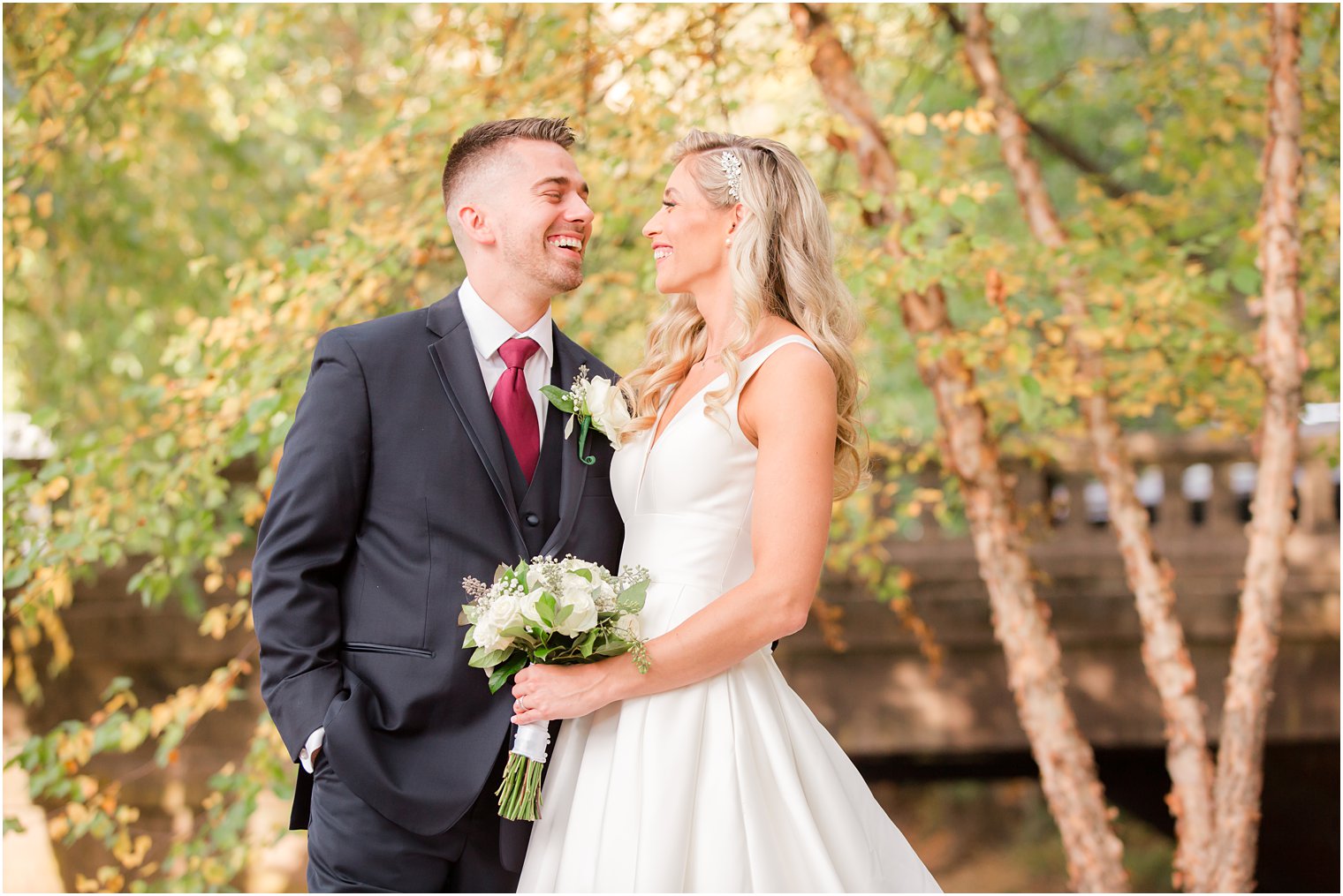 fall wedding photos with Idalia Photography