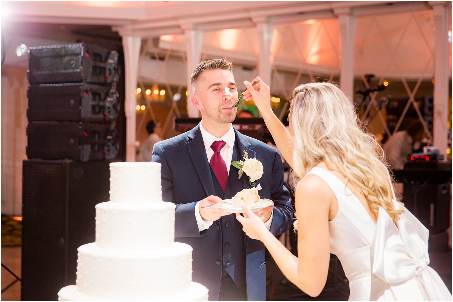 cake cutting photographed by Idalia Photography