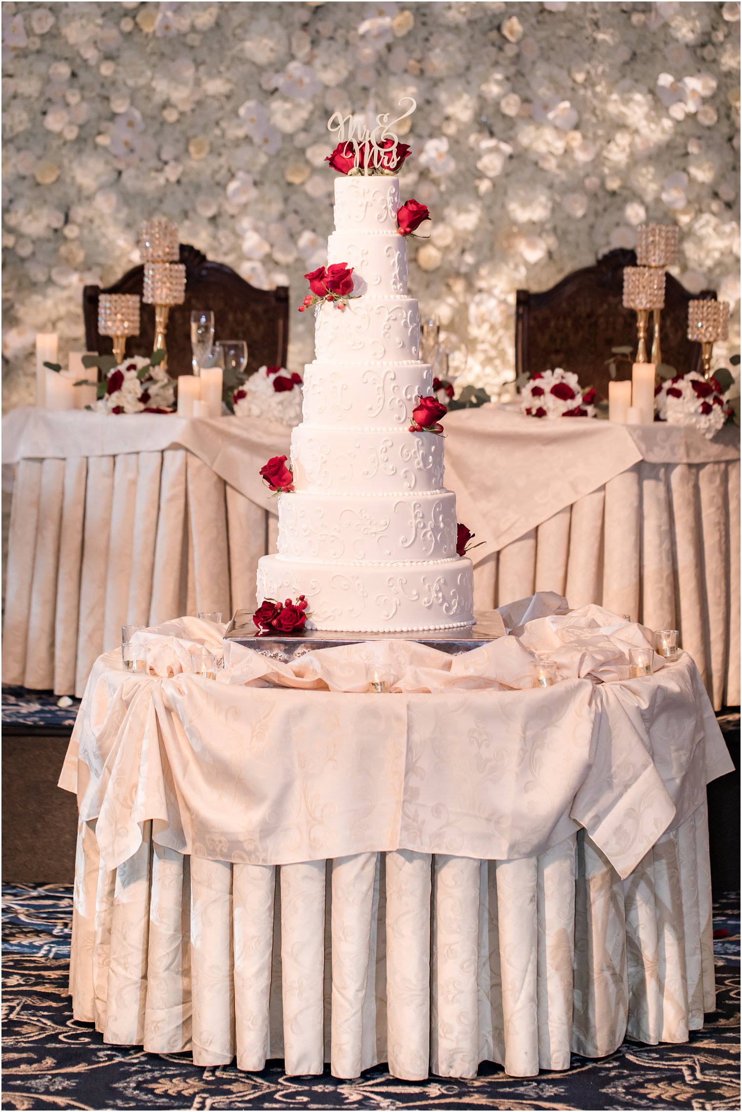 tiered wedding cake photographed by Idalia Photography