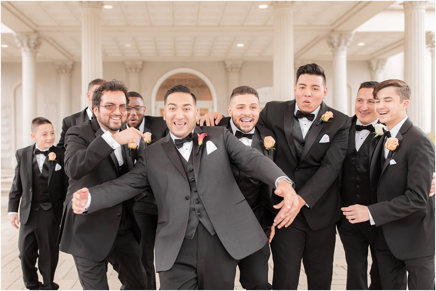 funny groomsmen portraits with Idalia Photography