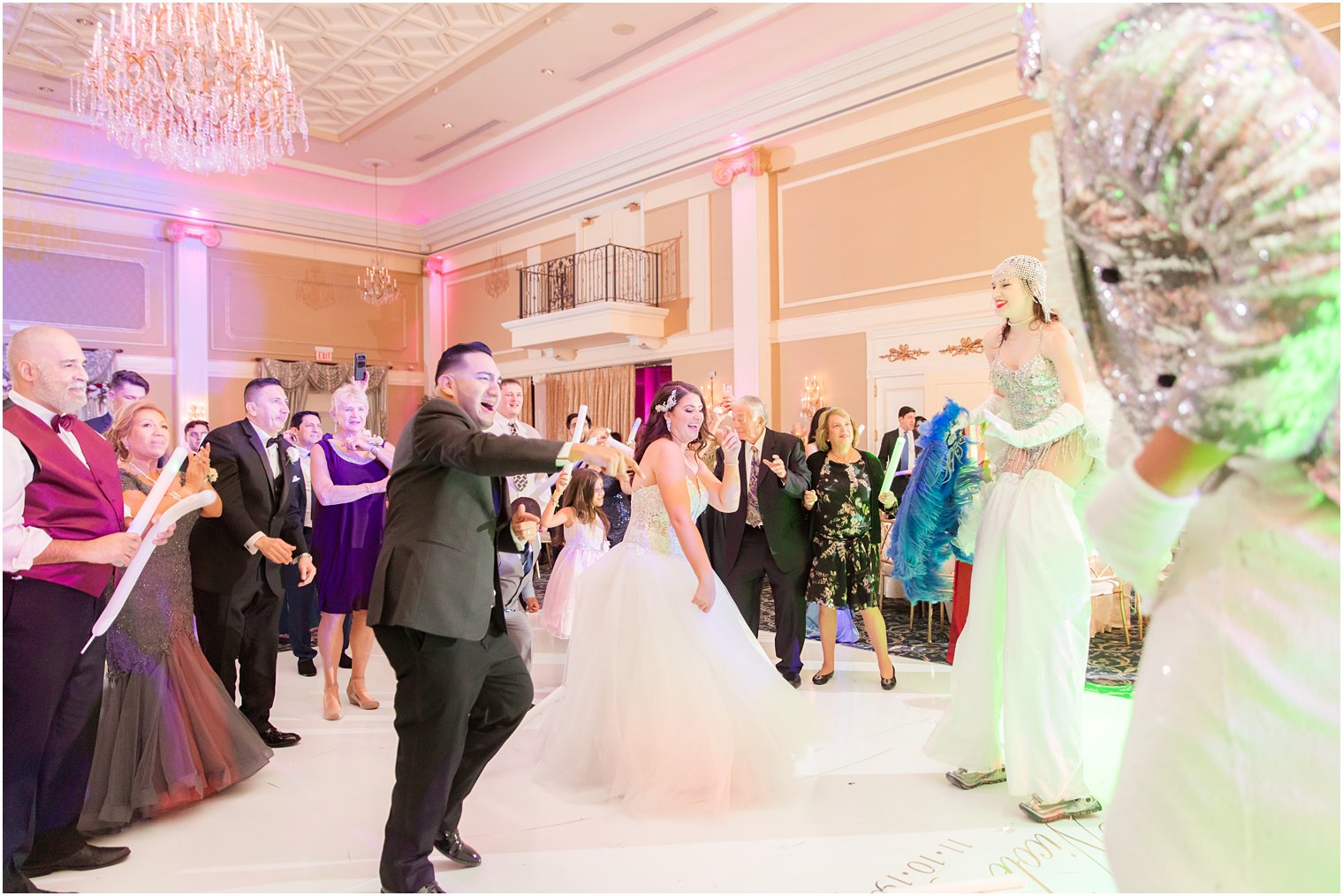 Idalia Photography captures NJ wedding entertainment