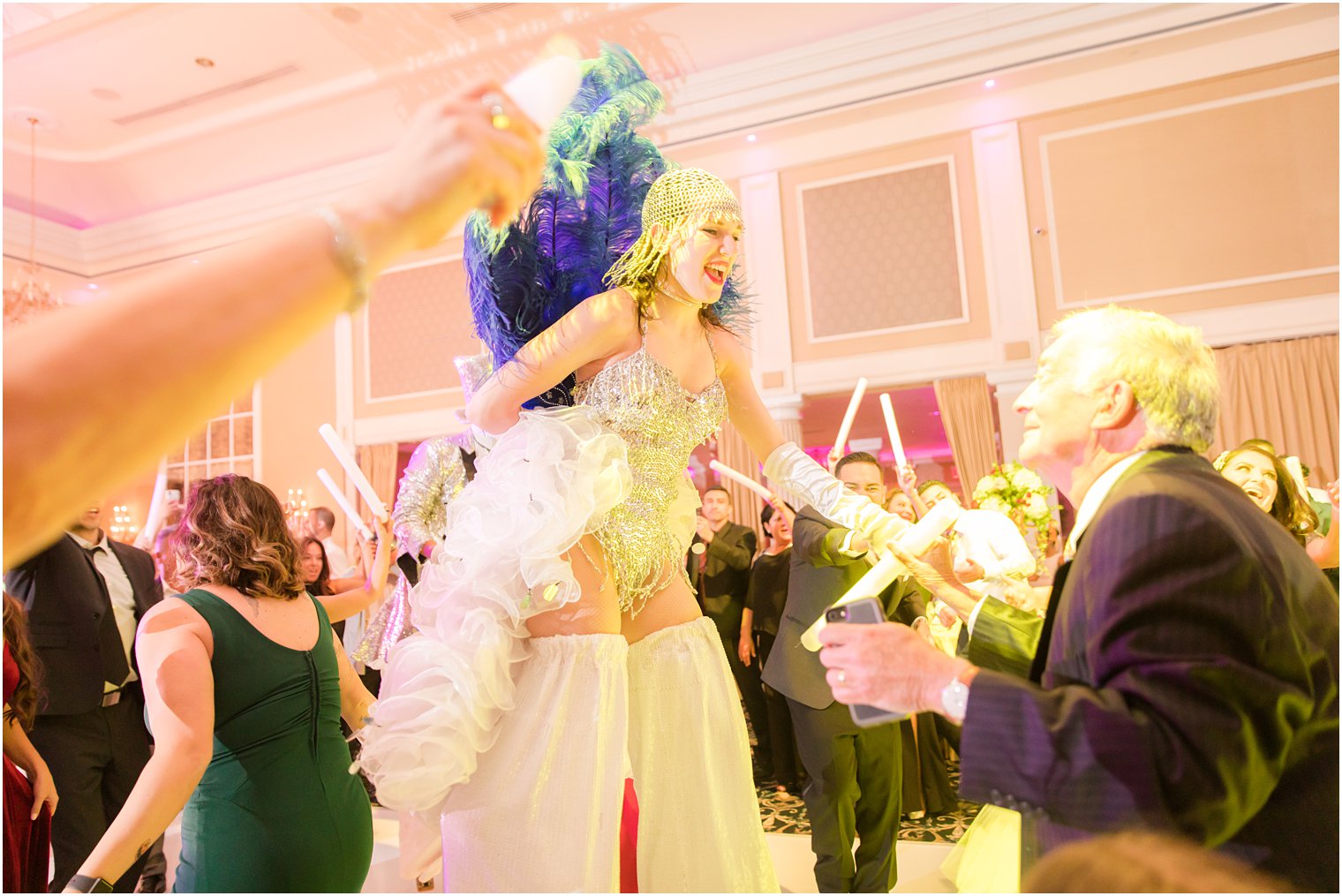 Idalia Photography captures NJ wedding entertainment