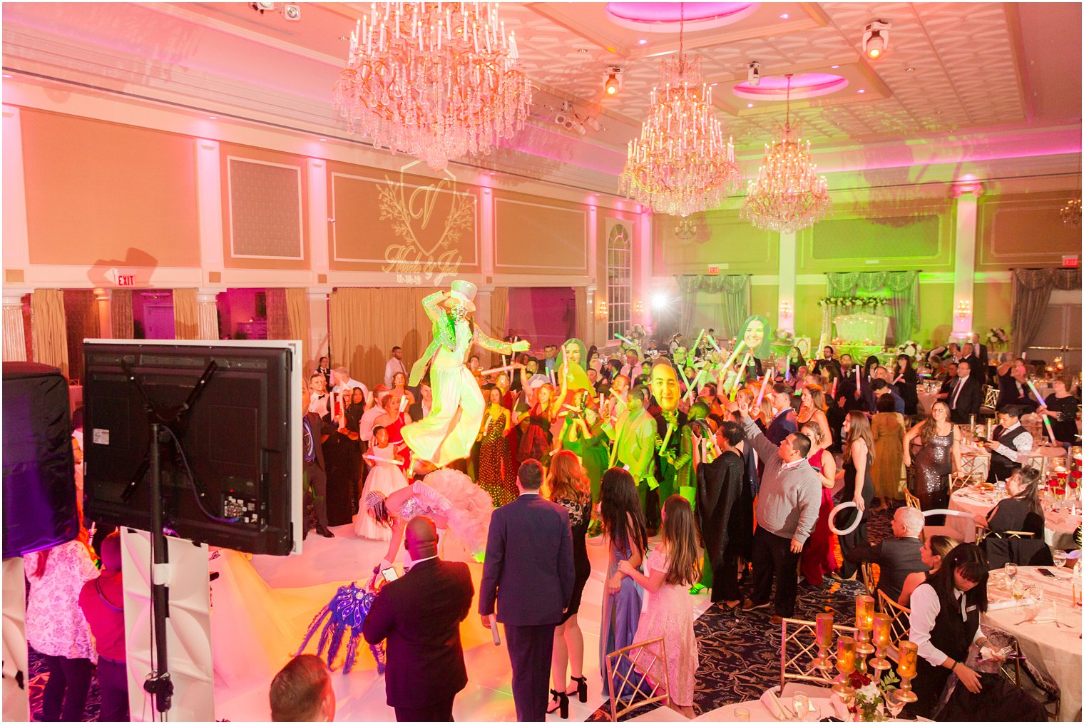 Idalia Photography captures NJ wedding entertainment