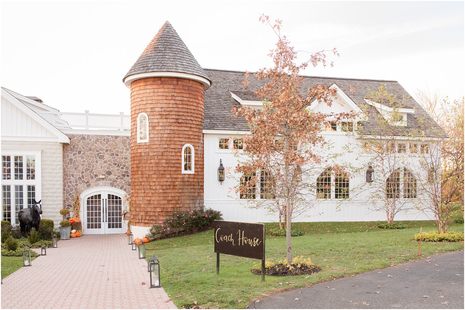 Ryland Inn coach house wedding photos by Idalia Photography