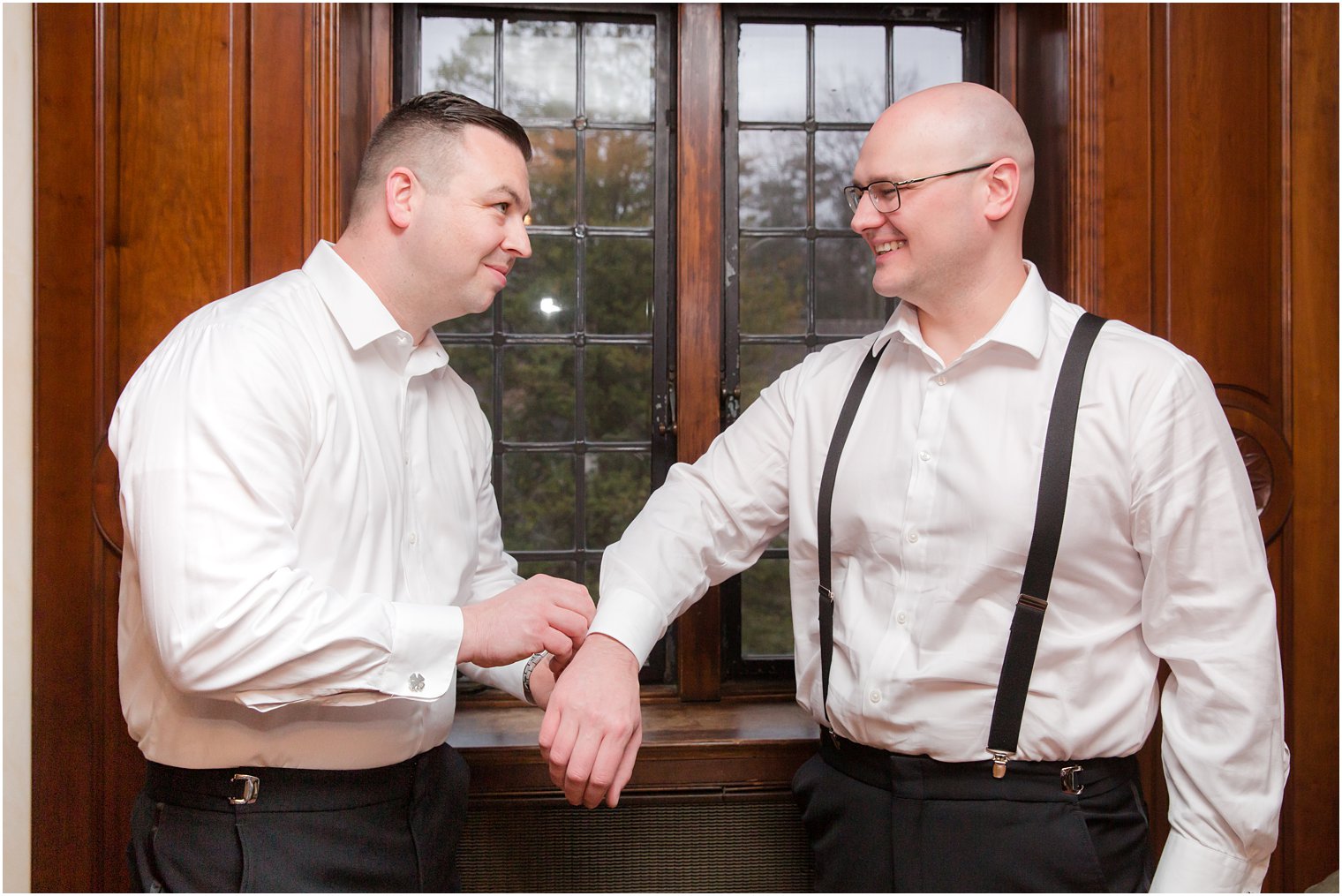 groom and best man getting ready at Pleasantdale Chateau