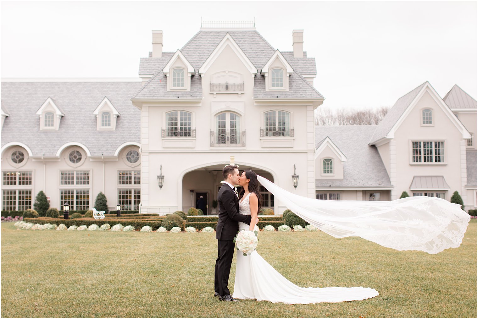 Bride and groom photos at Park Chateau Estate