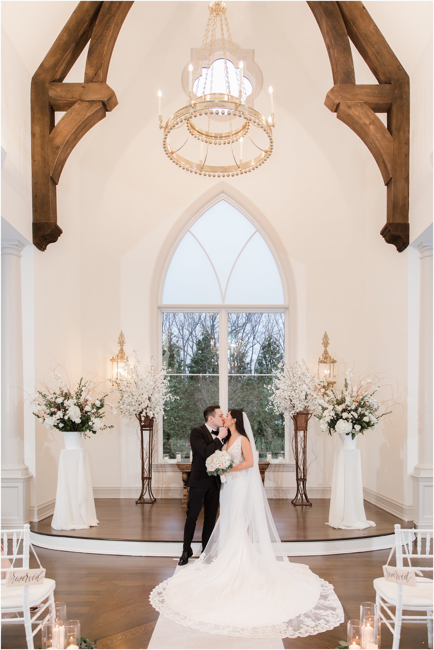 Wedding ceremony in Park Chateau Estate chapel