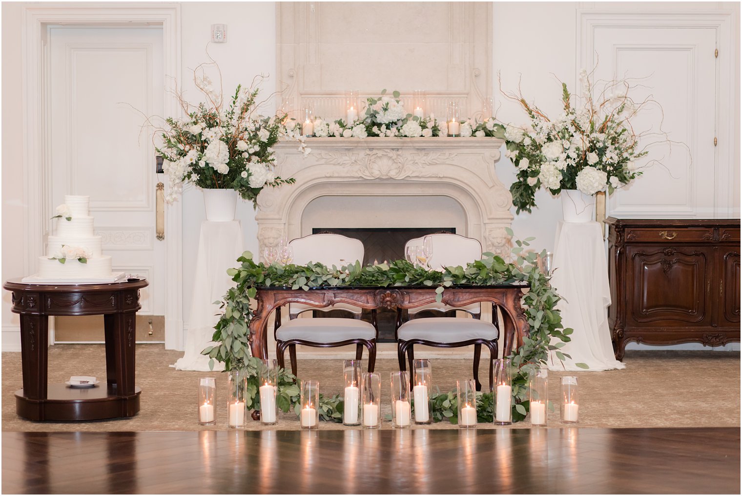 Sweetheart table at Park Chateau Estate | Florals by Crest Florist