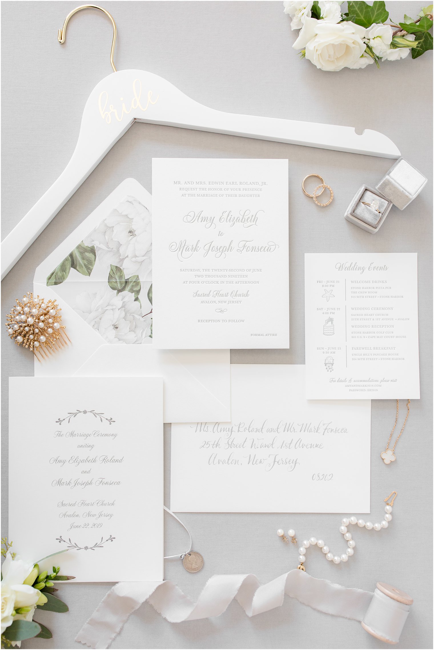 Neutral wedding invite by Smitten on Paper