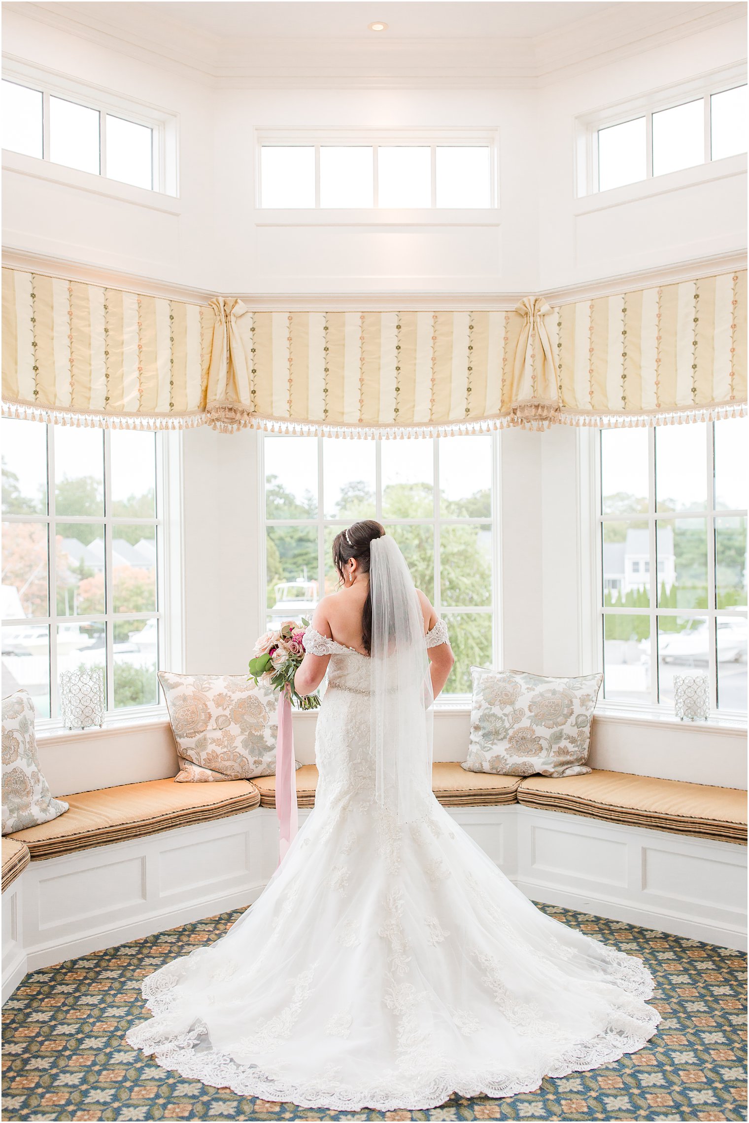 Bridal portrait at Clarks Landing Yacht Club