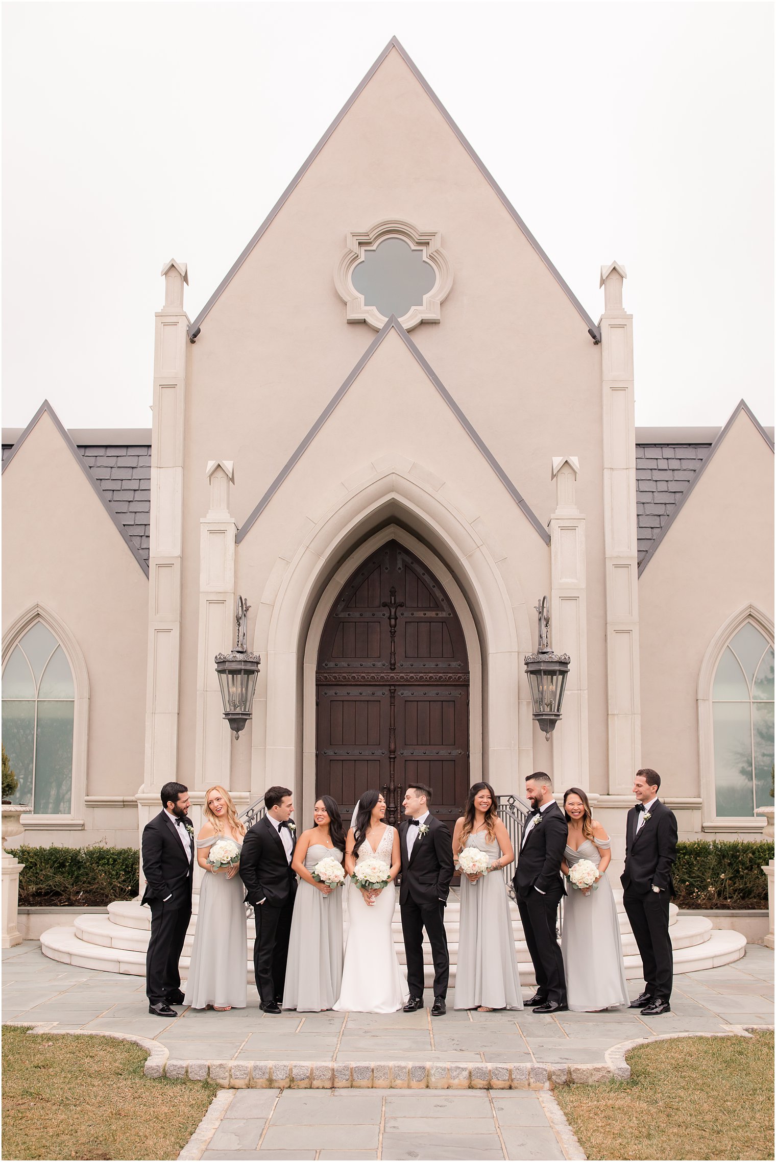 Wedding party at Park Chateau Estate