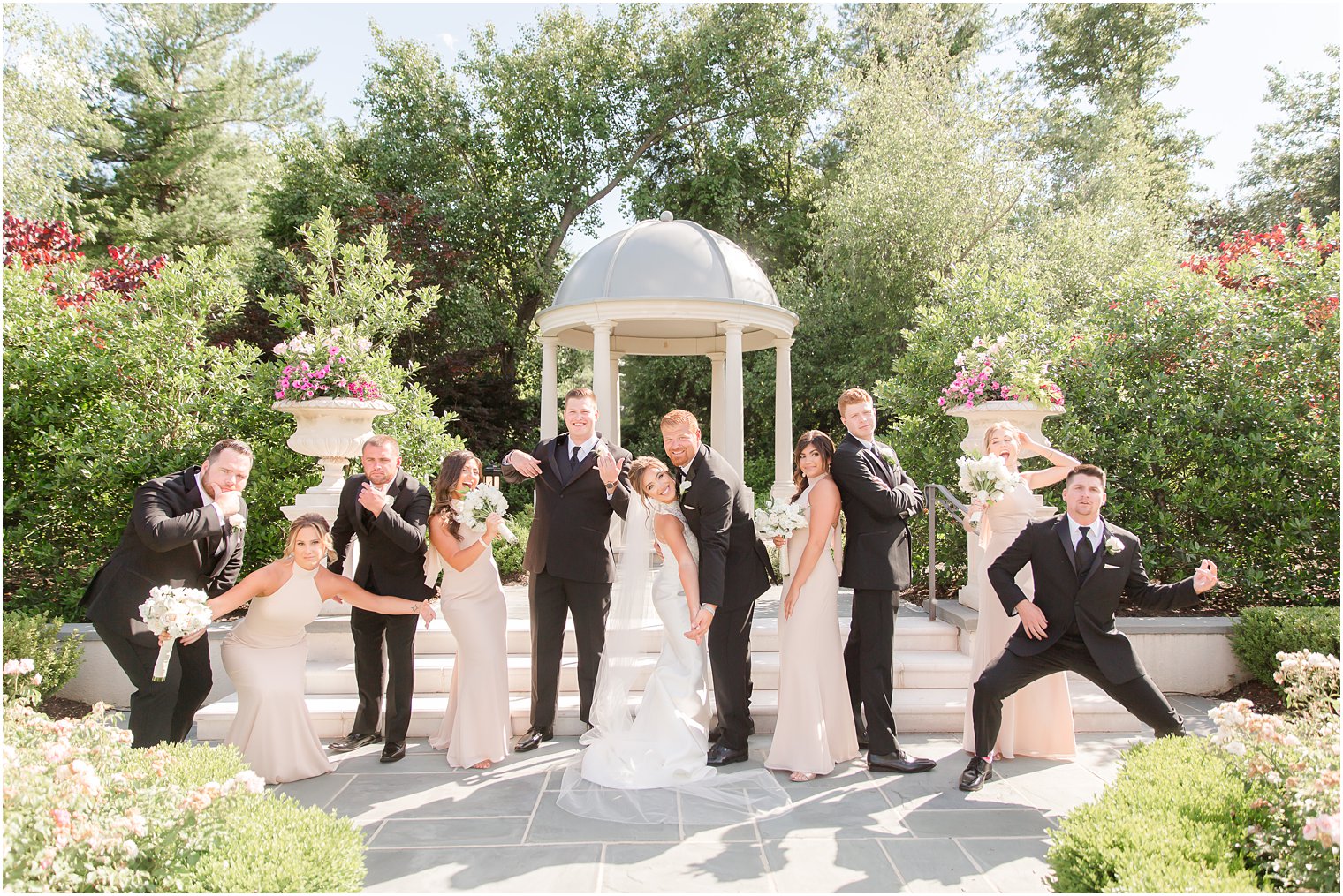 fun wedding party photos