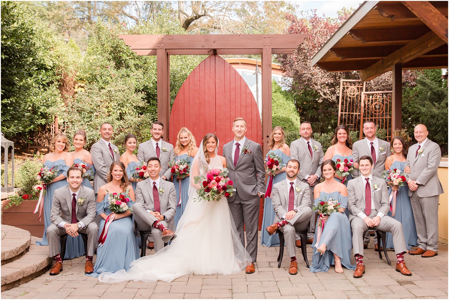 Large bridal party posing idea