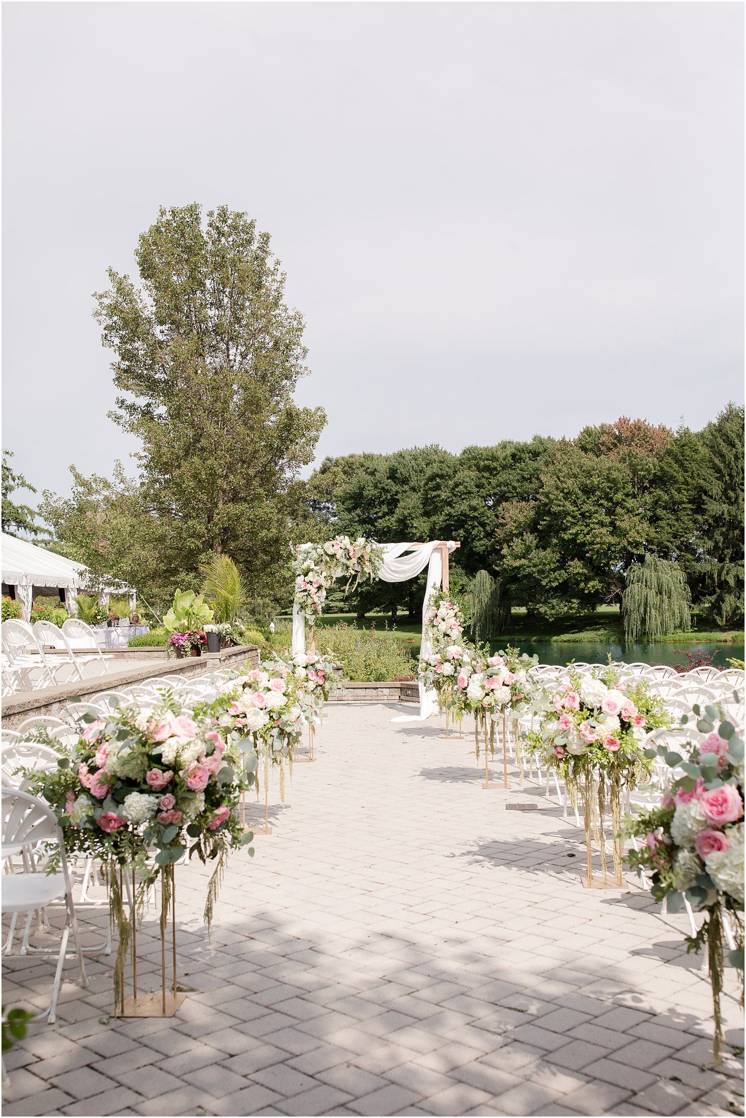 Ceremony florals by Peonies to Paintchips