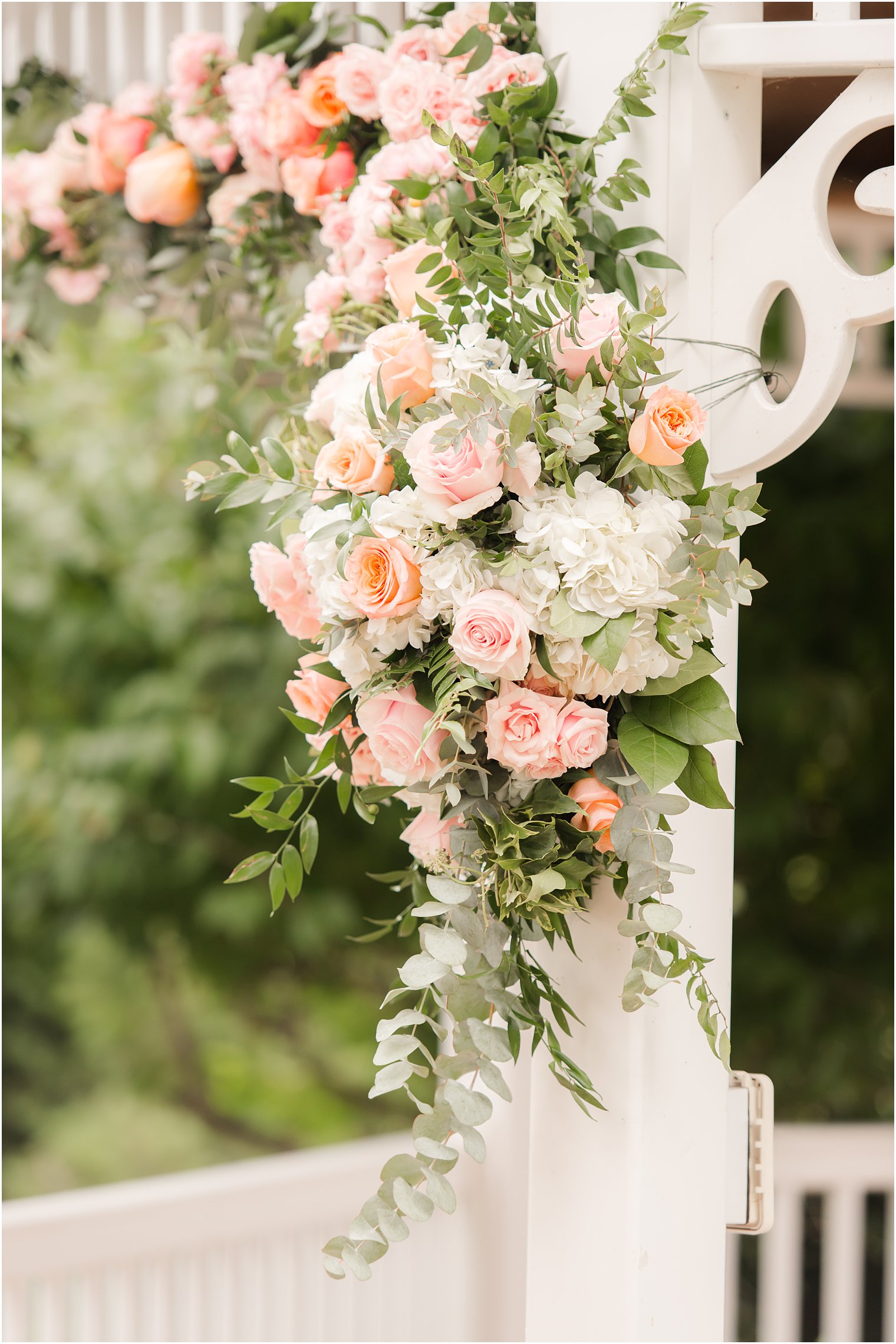 Gazebo ceremony decor by Peonia Atelier.