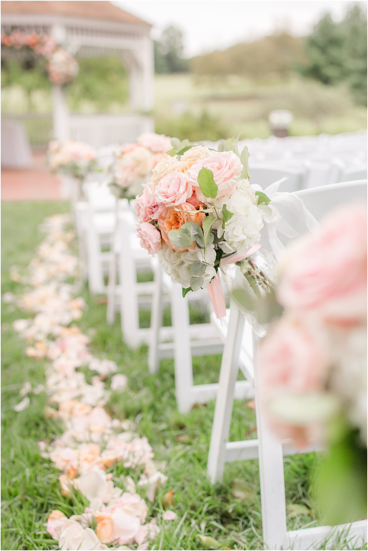 Gazebo ceremony decor by Peonia Atelier.