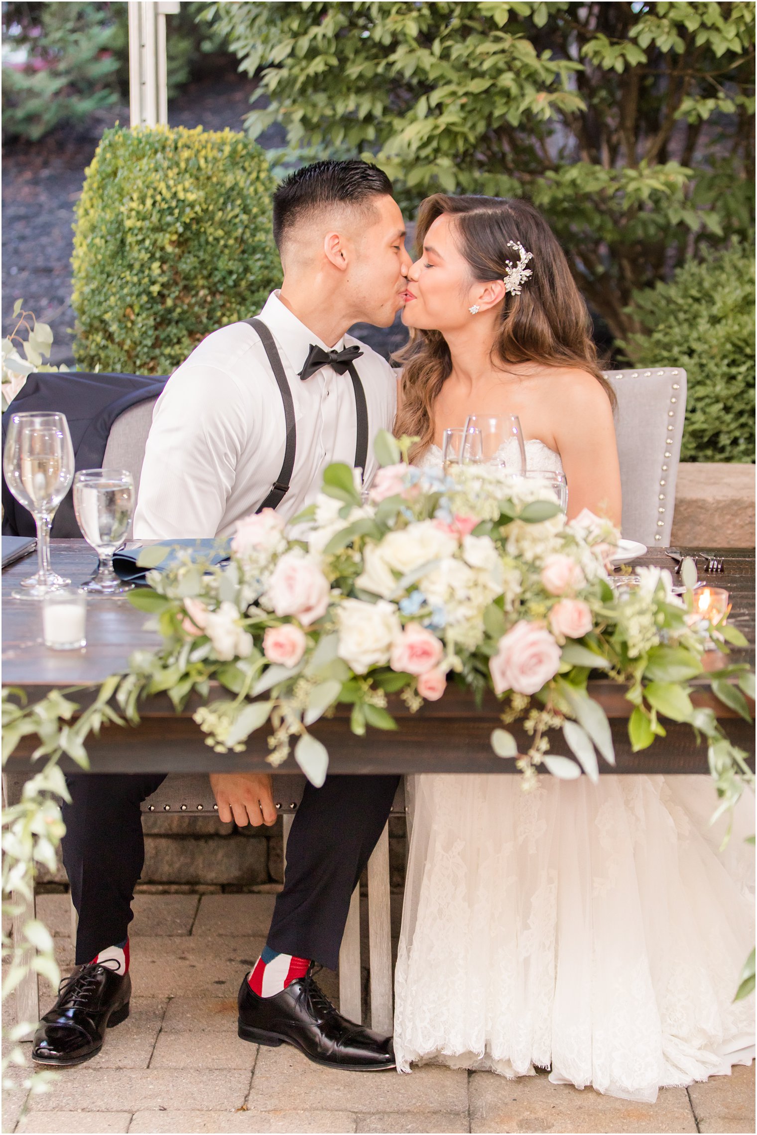 Bride and groom kissing at Stone House at Stirling Ridge