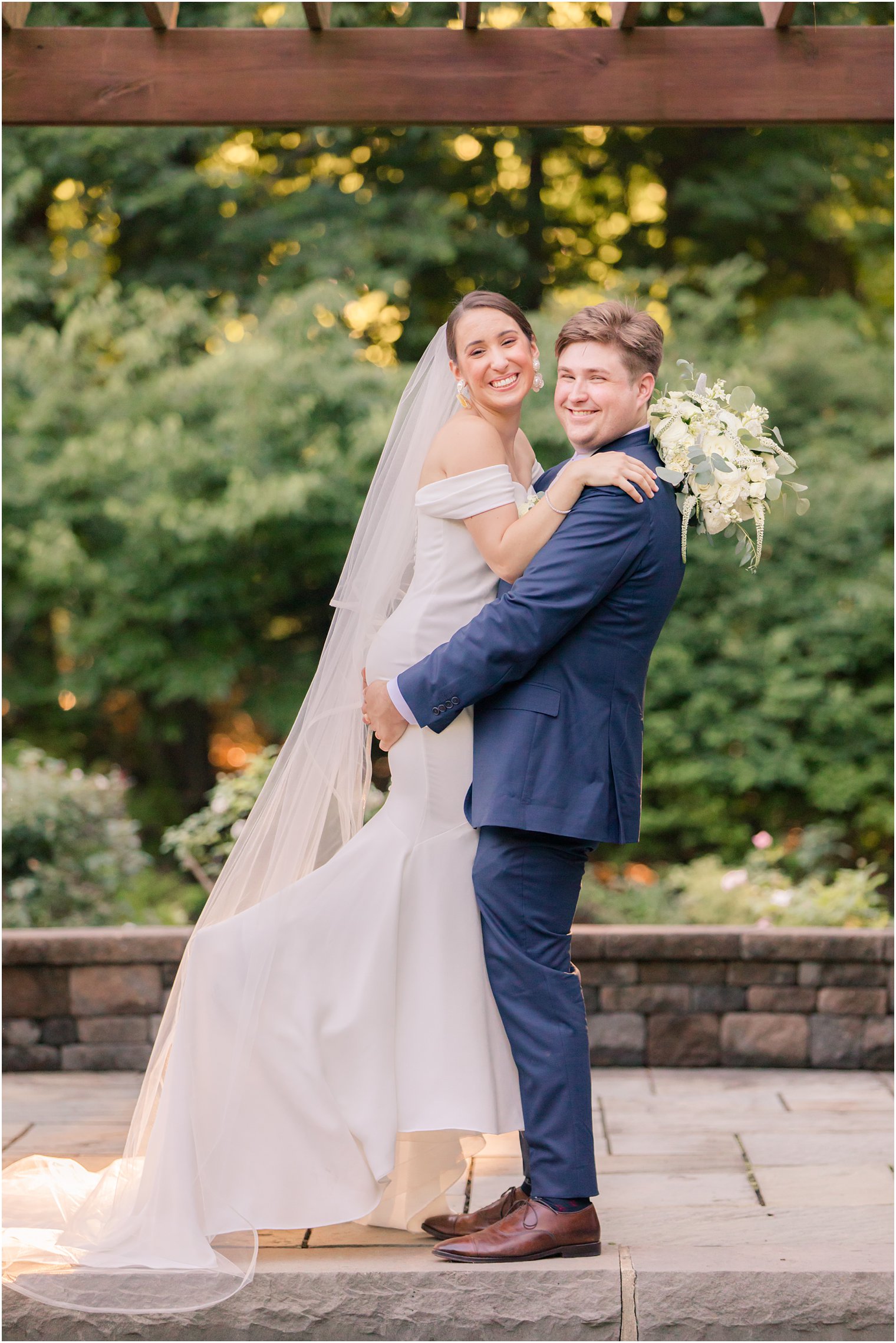 bride and groom photos at the Gardens of Wyckoff 