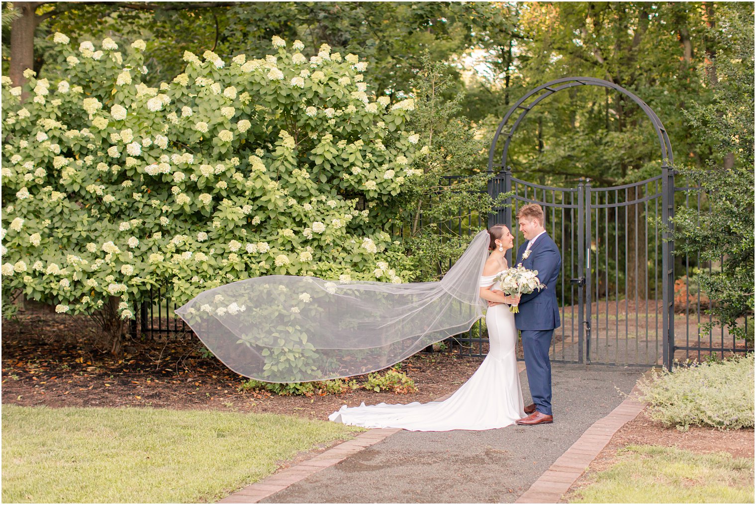 bride and groom photos at the Gardens of Wyckoff 