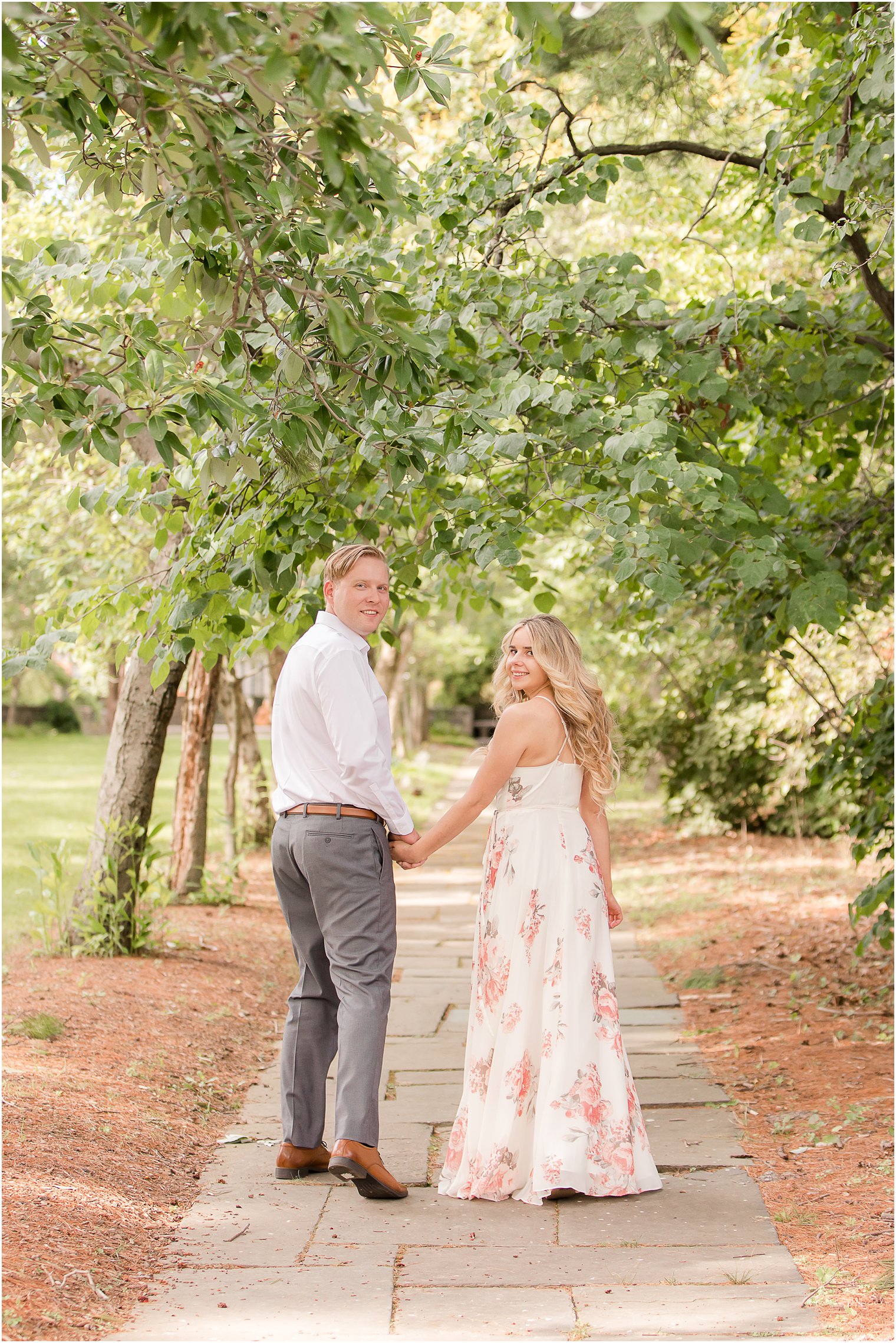 summer Skylands Manor Engagement Session with Idalia Photography