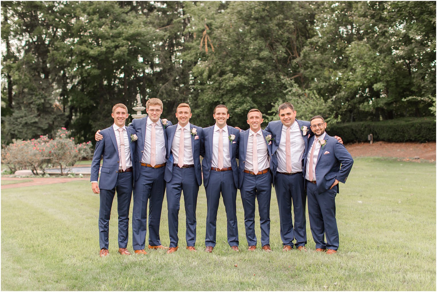 Relaxed photo of groomsmen on wedding day