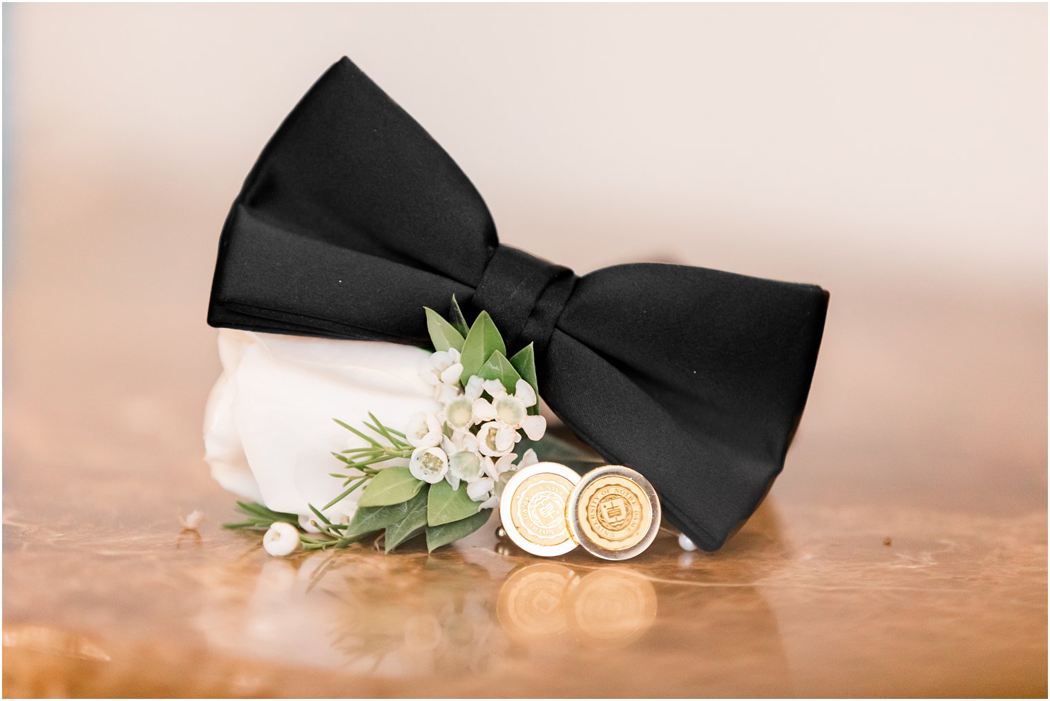 groom's tie and boutonnière for NJ wedding