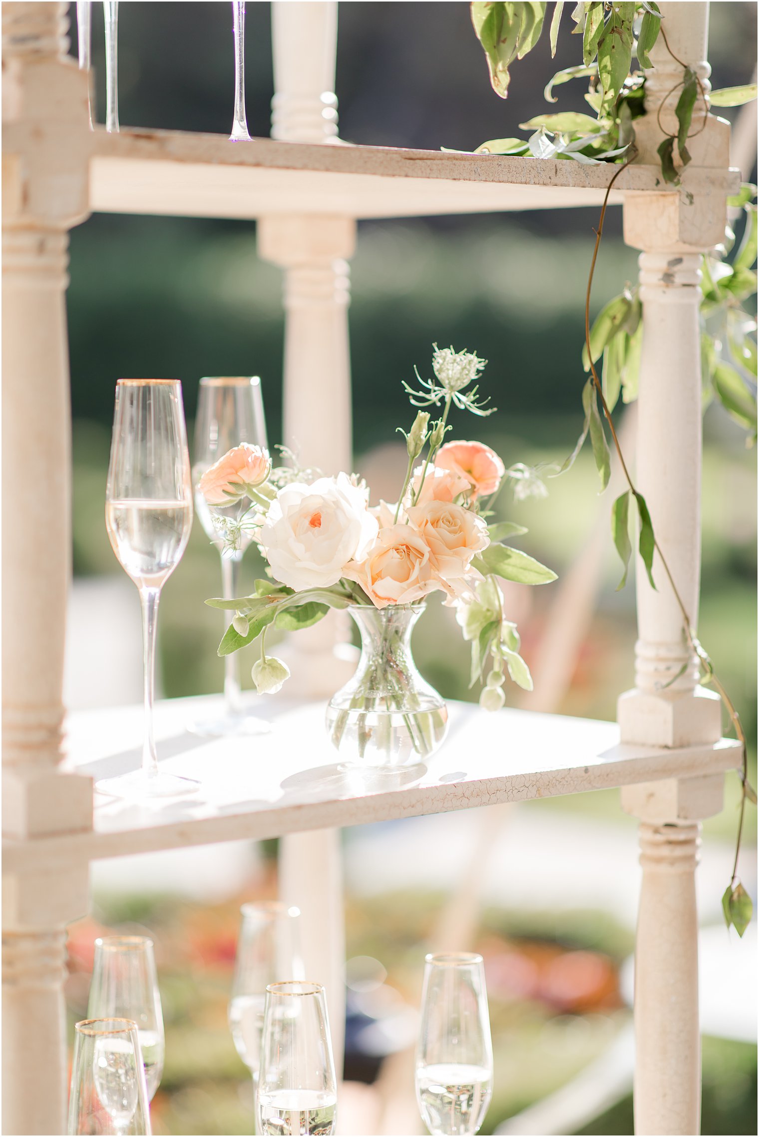 Romantic peach and cream wedding florals by Rosaspina Florist | Wedding at Park Chateau Estate