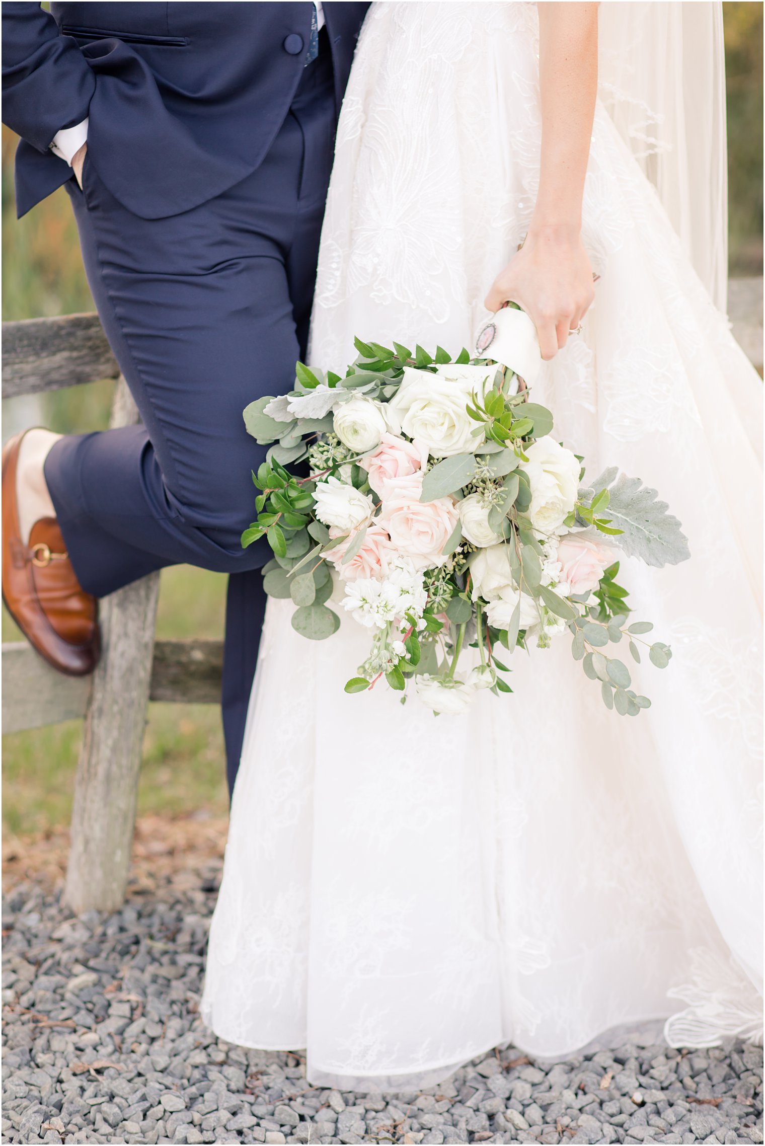 Organic bouquet with pink and ivory