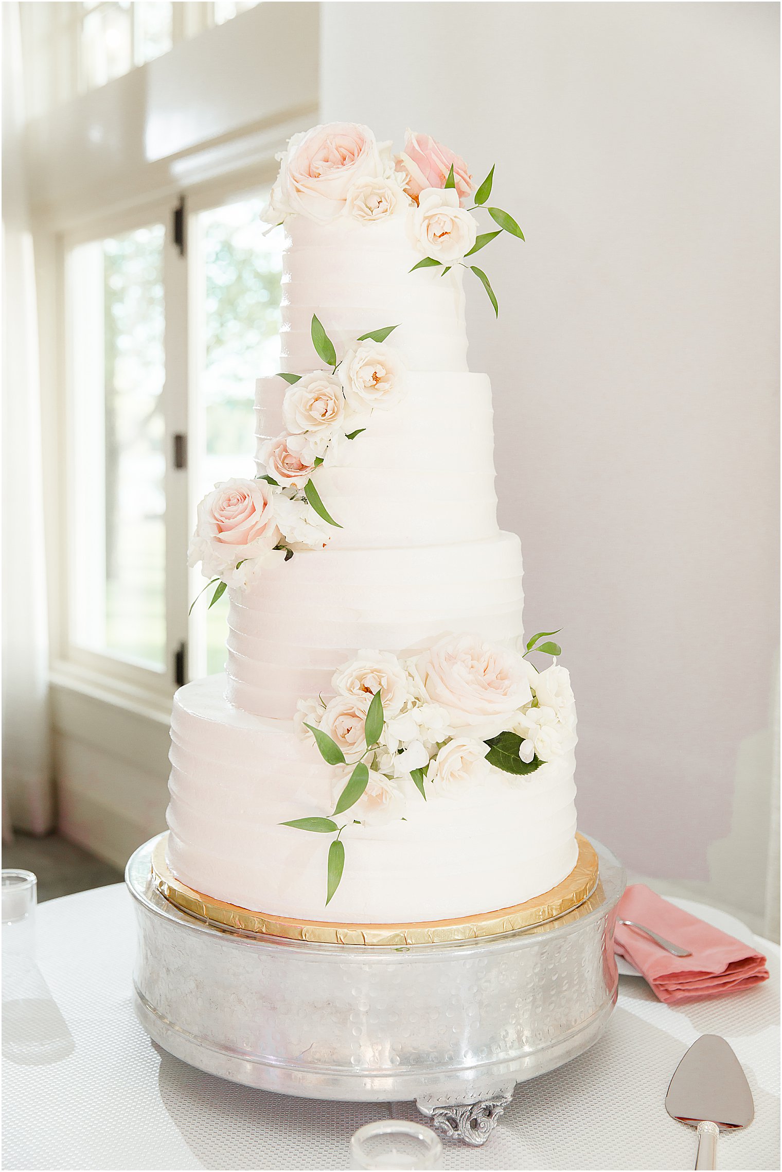 Carousel Cakes designed four tiered wedding cake for New Jersey wedding