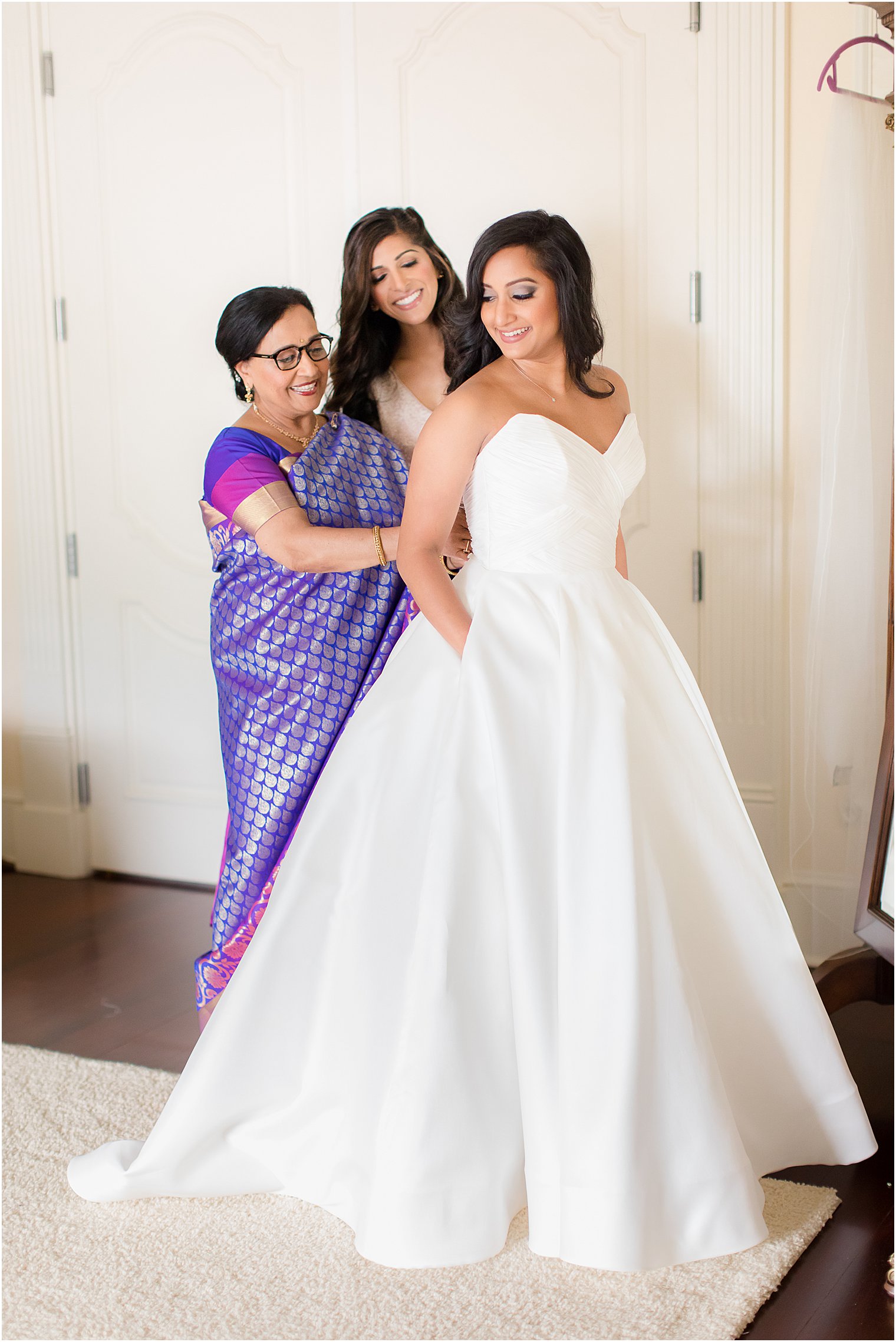 a guide to mother-of-the-bride duties