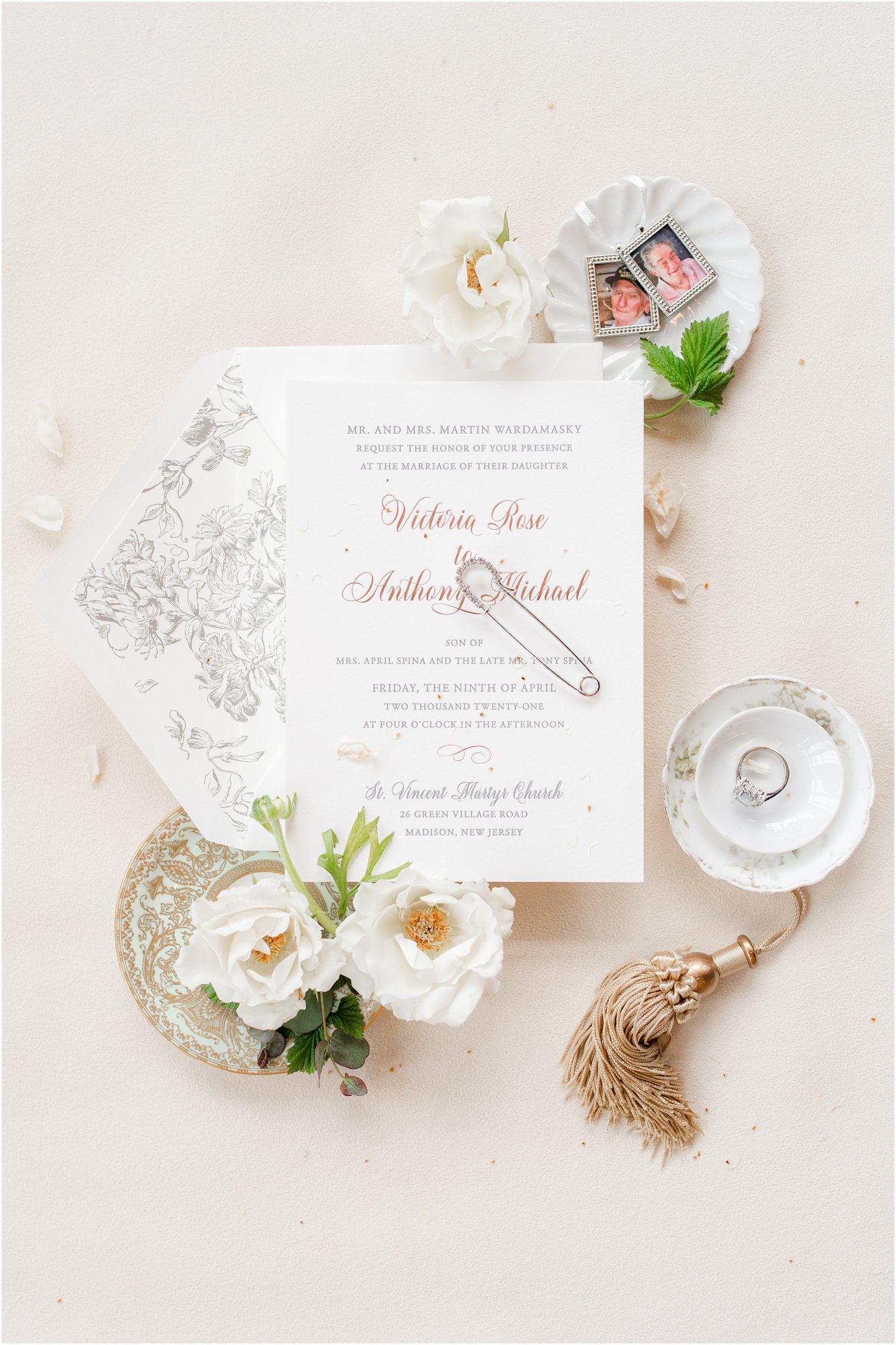 classic white and gold wedding invitation for spring wedding 