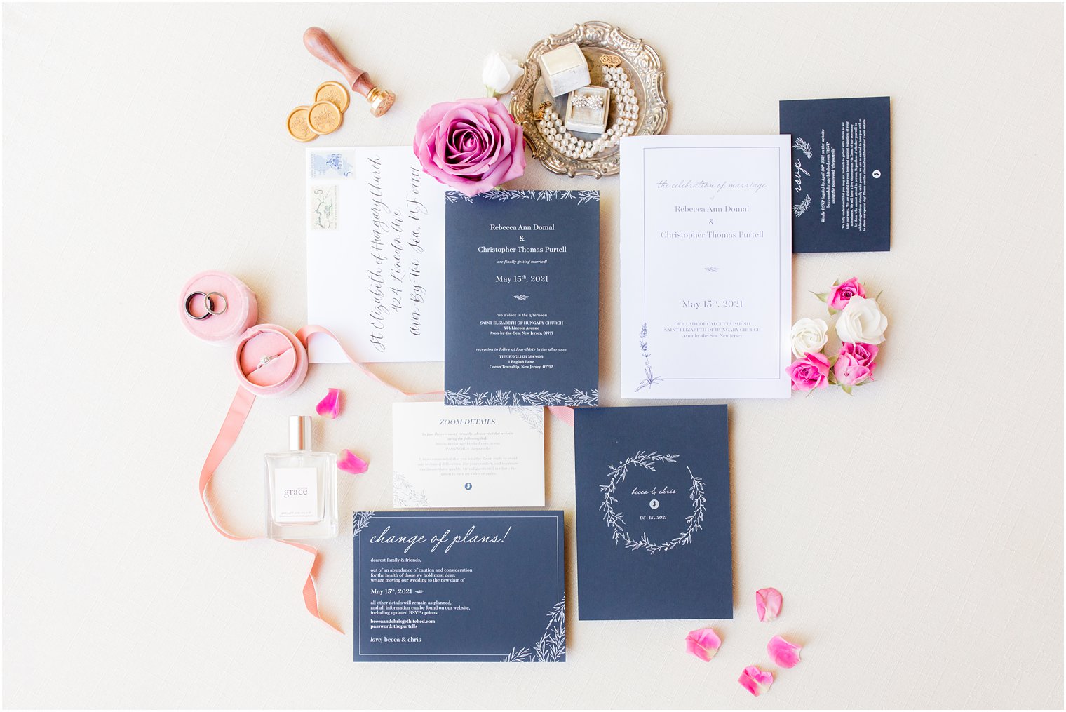 pink and navy blue details for beach wedding