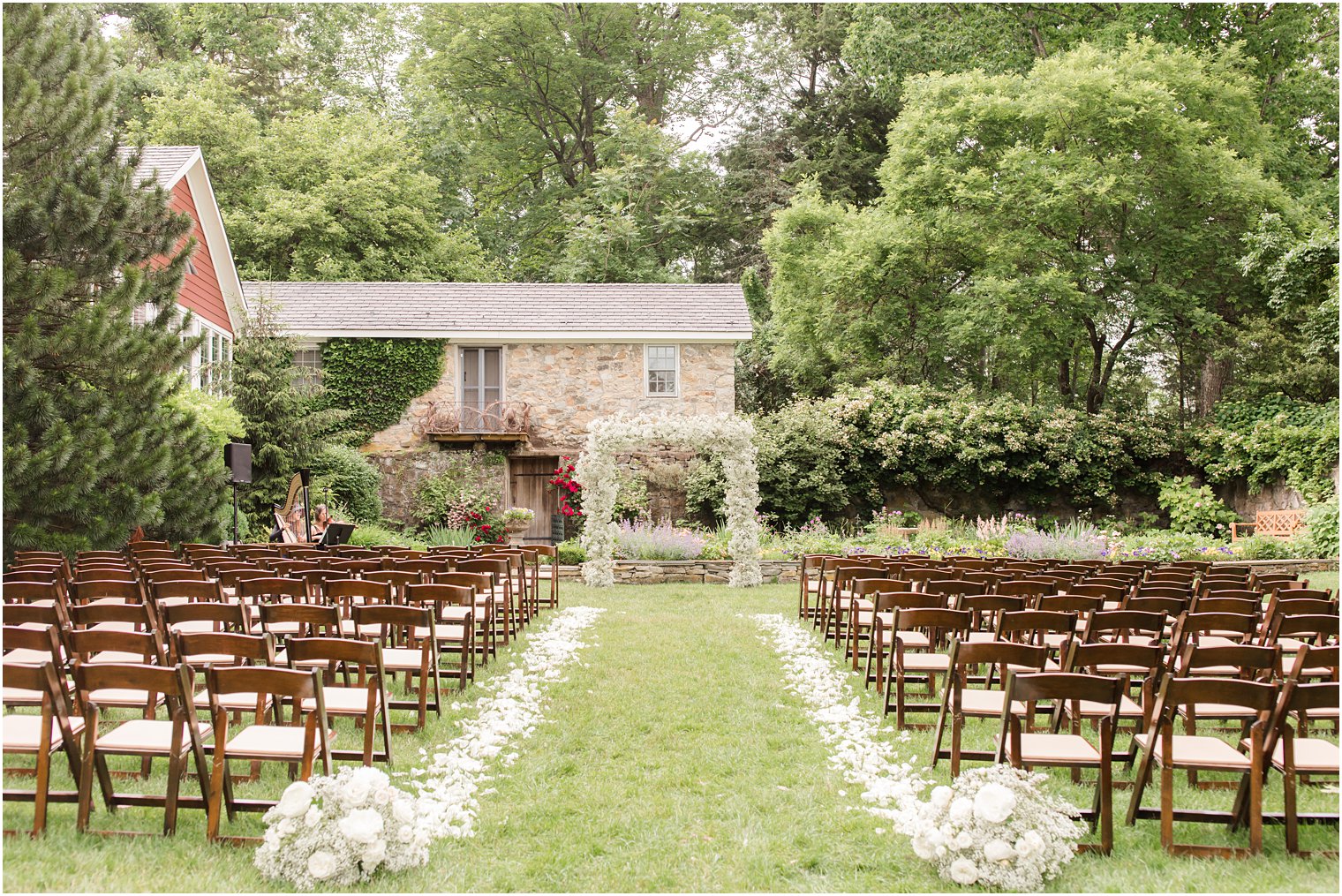 outdoor ceremony location at Crossed Keys Estate