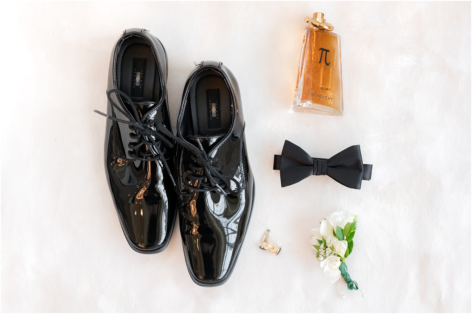 groom's details for classic summer wedding in New Jersey 