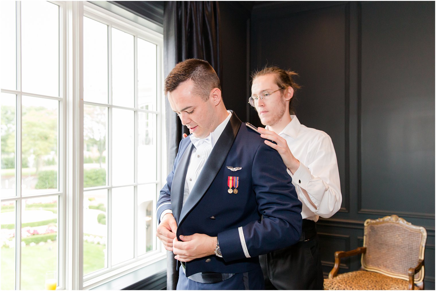brother helps groom prepare for NJ wedding day
