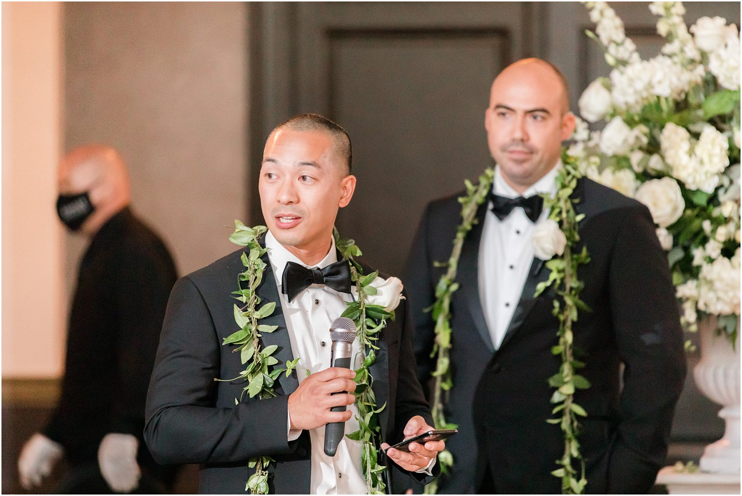 best man gives speech wearing greenery during PA reception 
