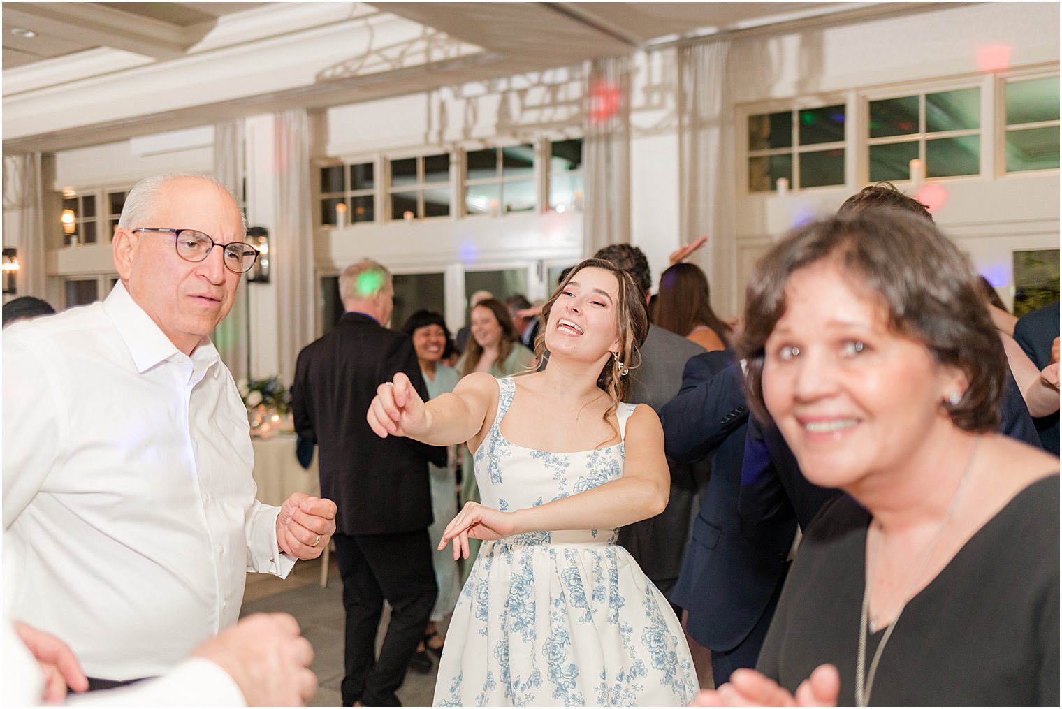 guests dance during Franklin NJ wedding reception