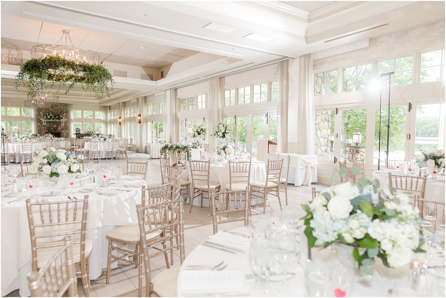reception with gold and white details at Indian Trail Club