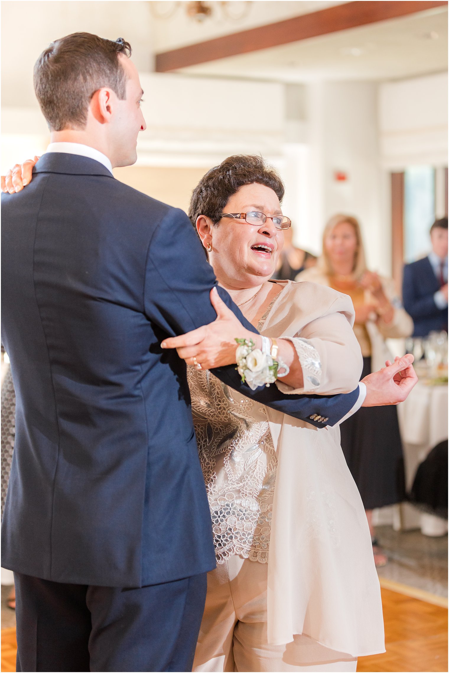 groom and mom dance during Morristown NJ wedding reception