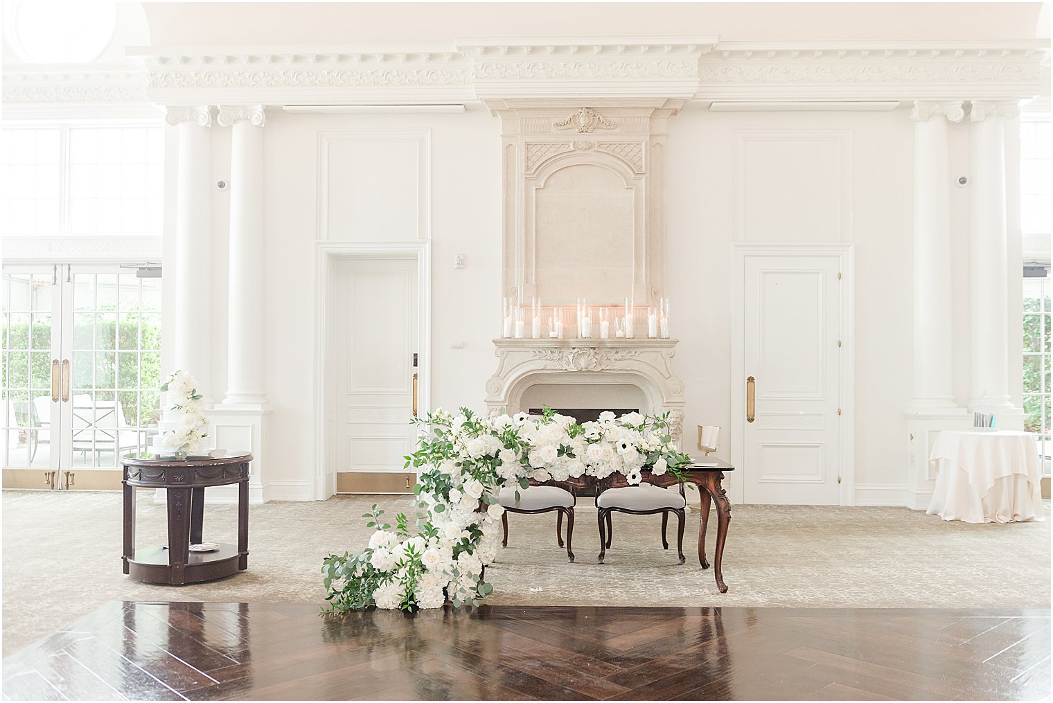 sweetheart table at Park Chateau Estate