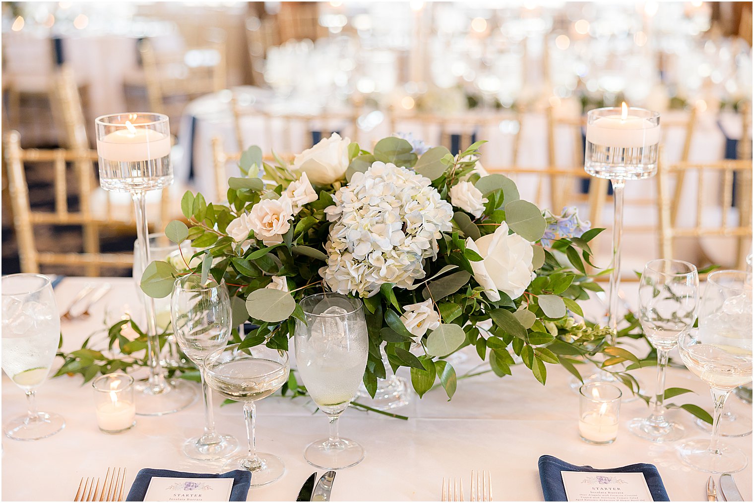 blue and white floral accent for sweetheart table