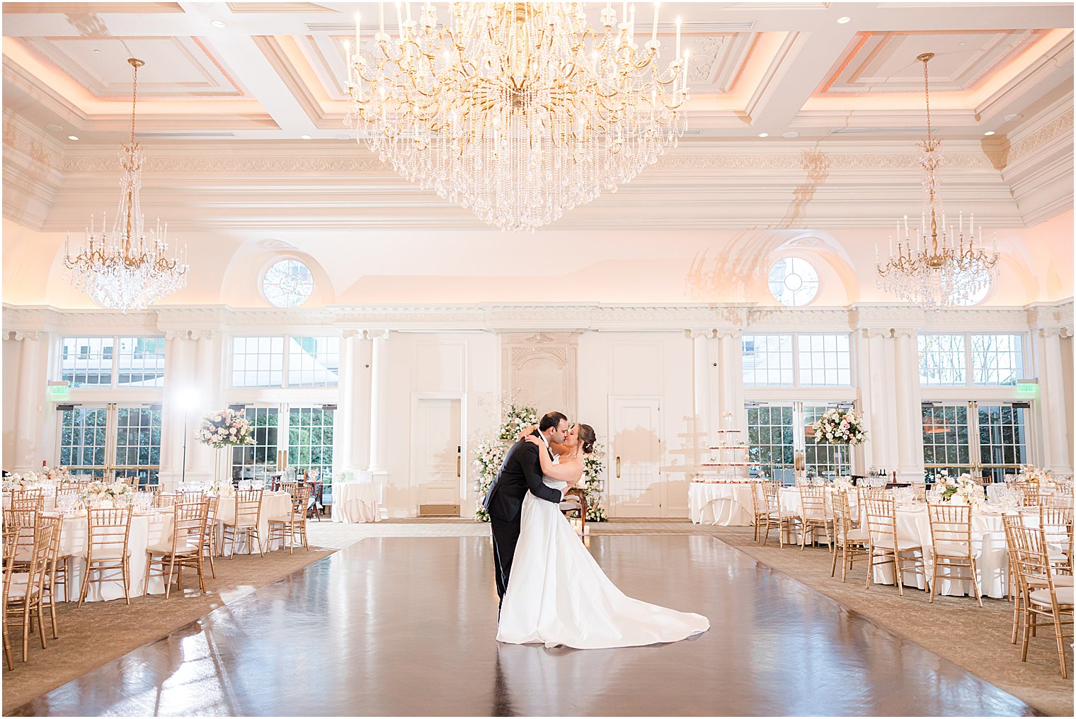 groom kiss bride dipping her slightly at Park Chateau Estate