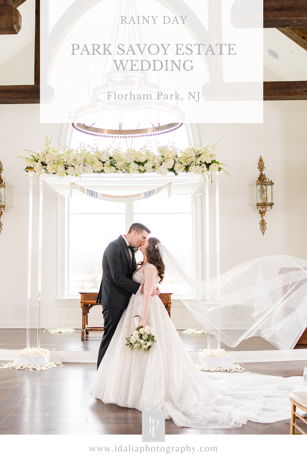 Rainy Wedding Day at Park Savoy Estate with Jewish ceremony photographed by New Jersey wedding photographer Idalia Photography