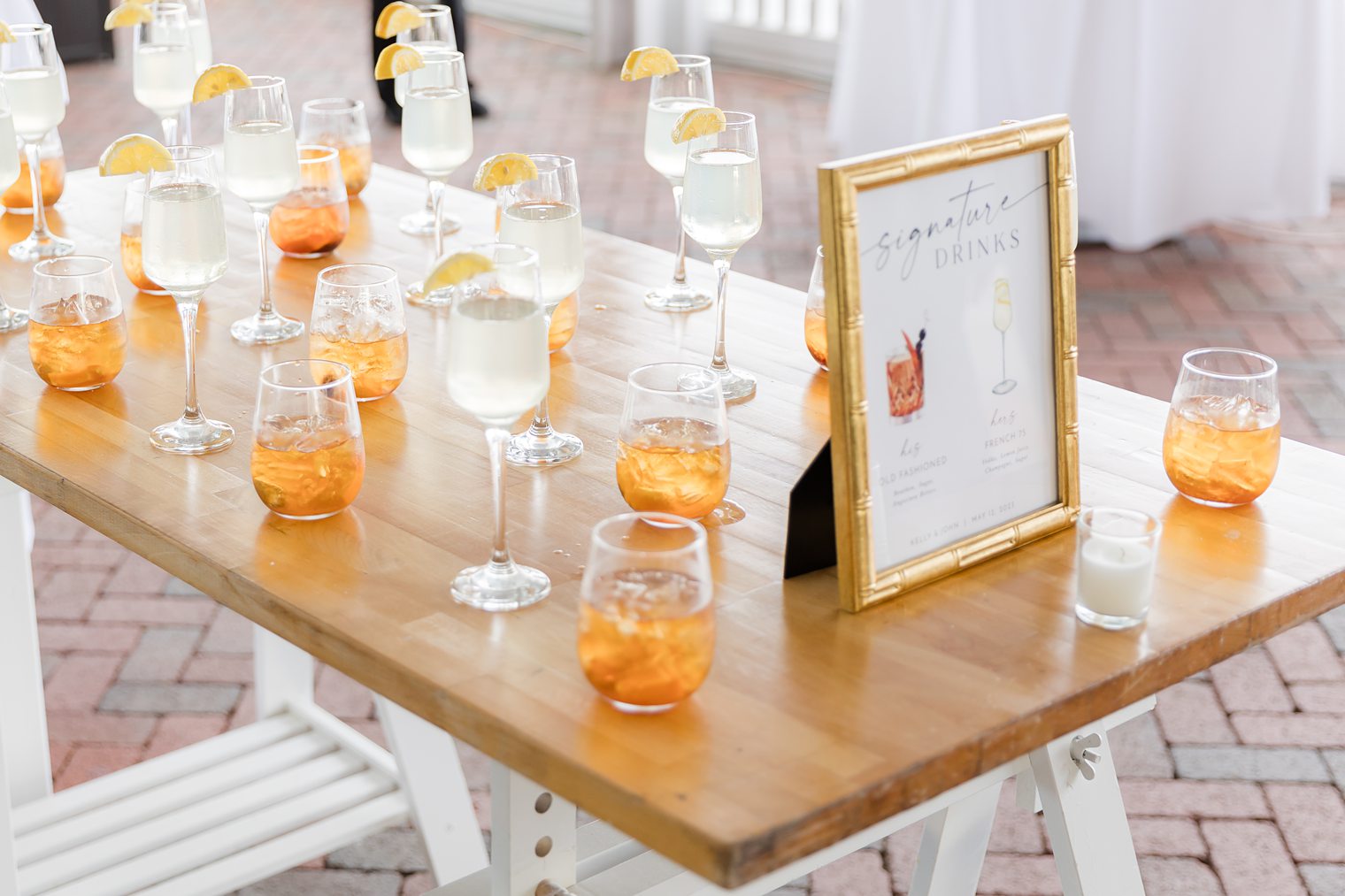 cocktail table for the wedding 
