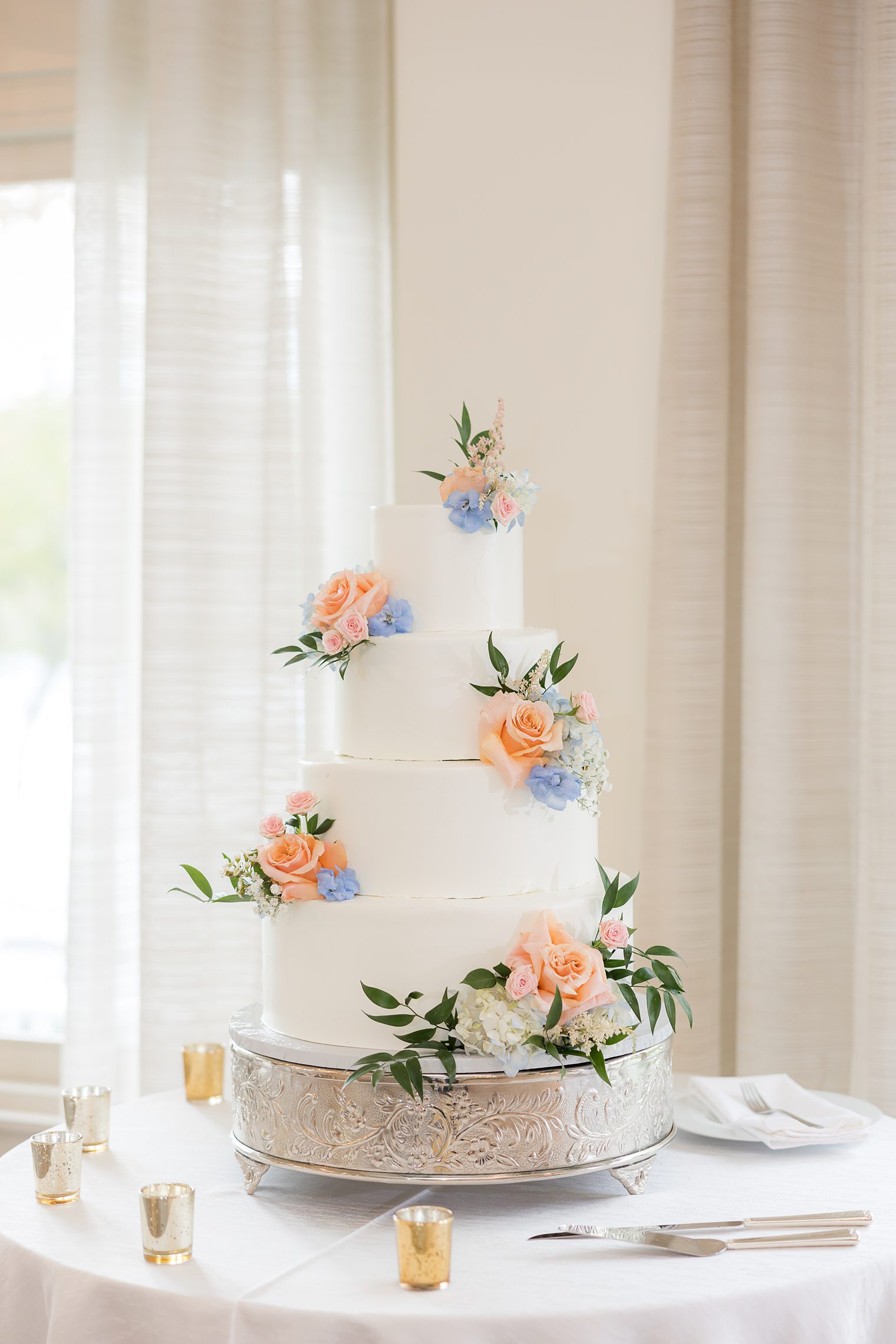 Cake details for wedding at Indian Trail Club