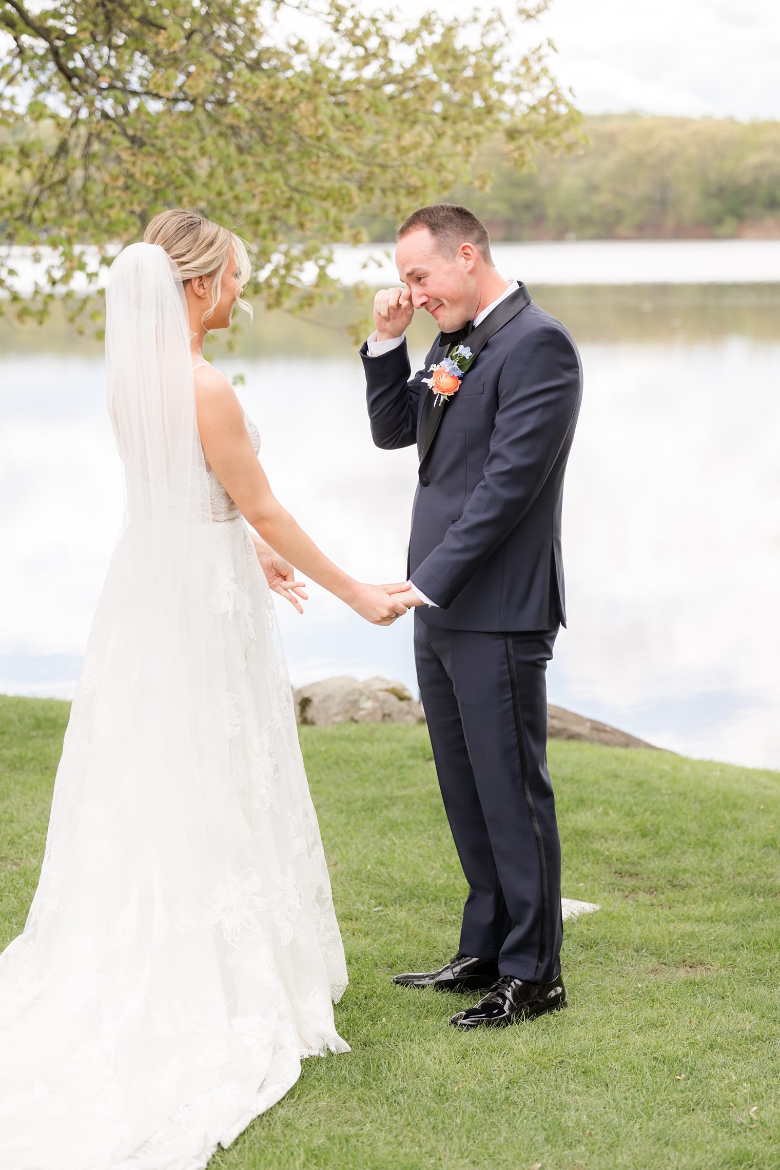 Groom crying after seeing his future wife 