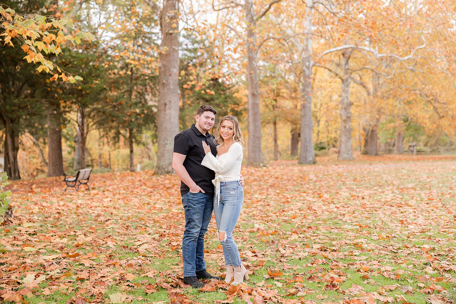 couple posing for the engagement photos