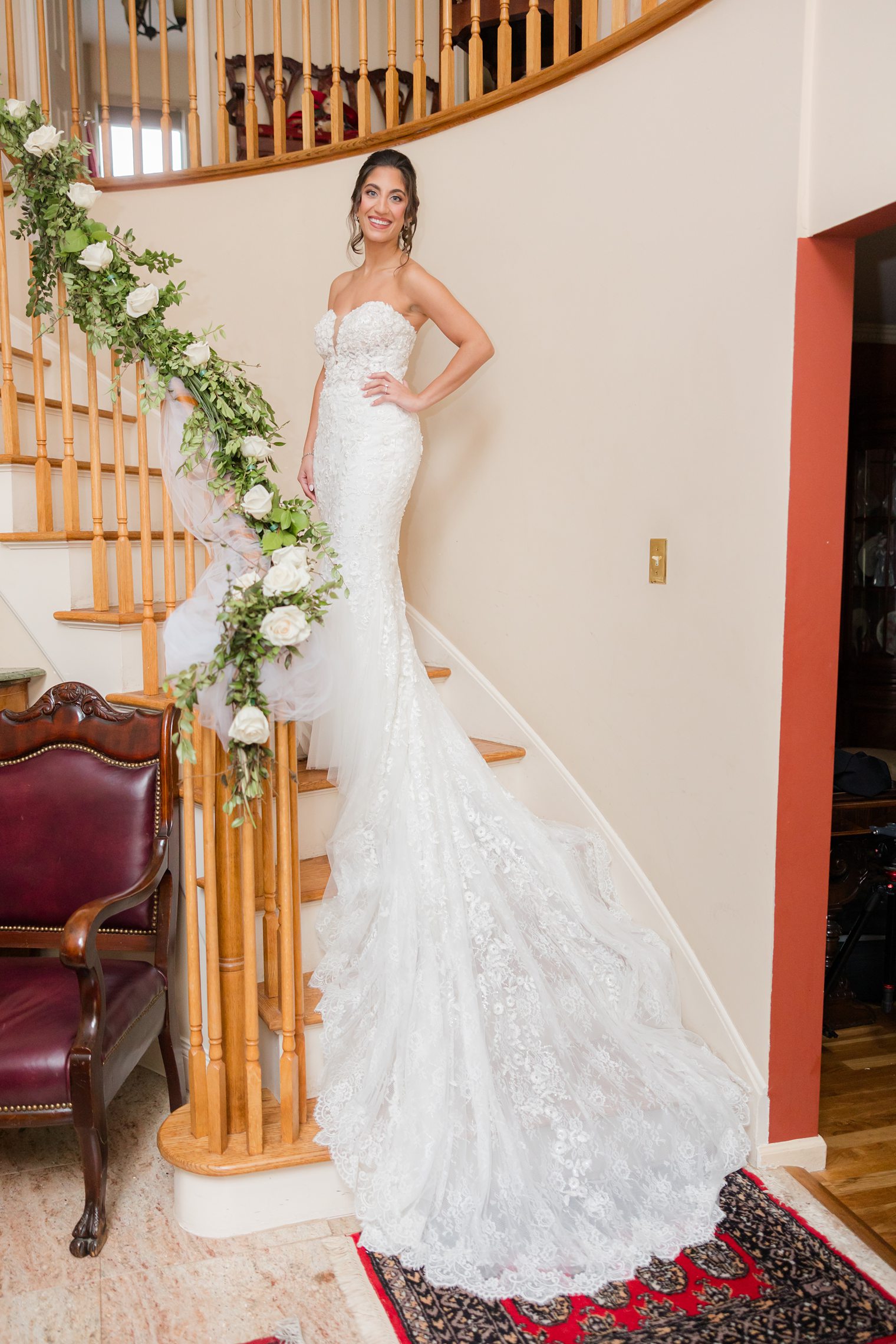 bride posing in her wedding day 